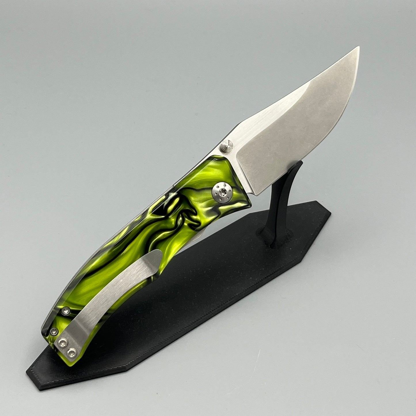 Frenzy No. 10 - S90V, green/black Kirinite